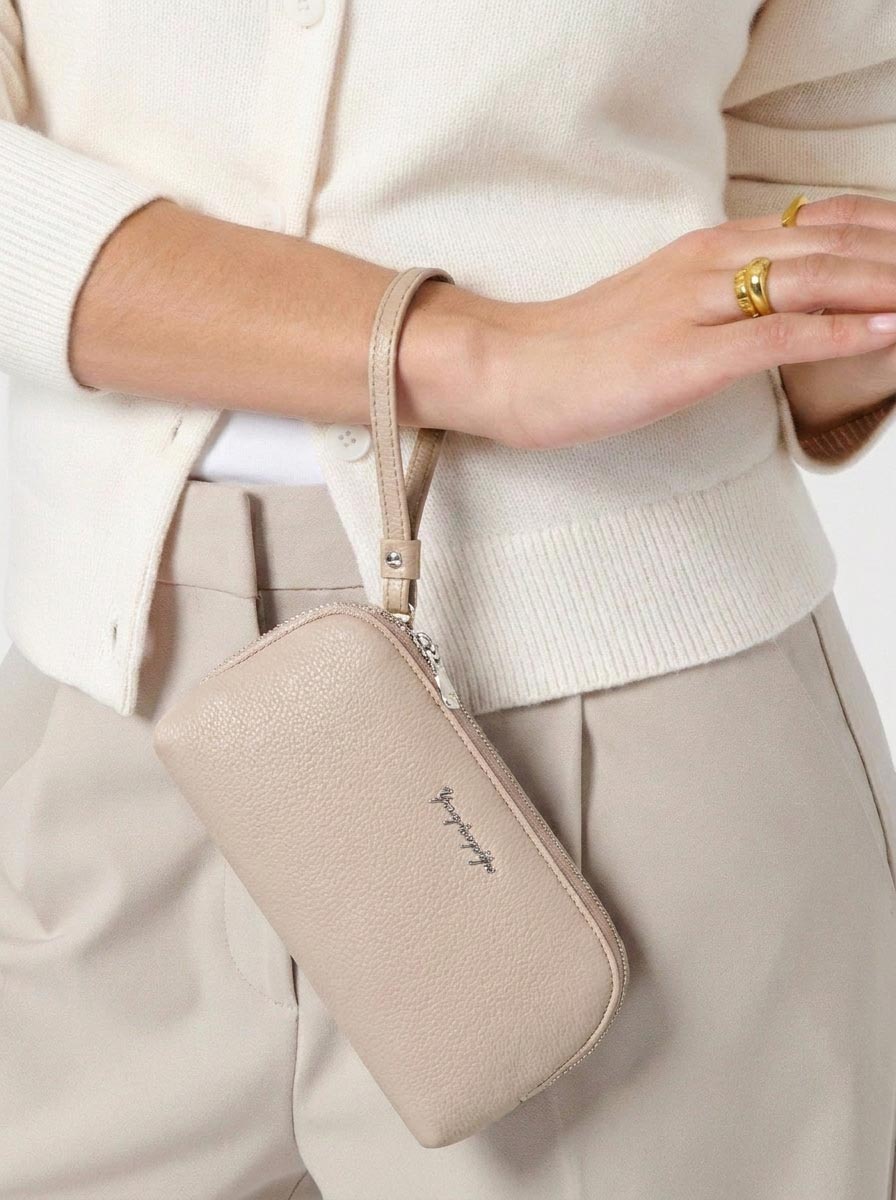 the case by vaulx in Ivory